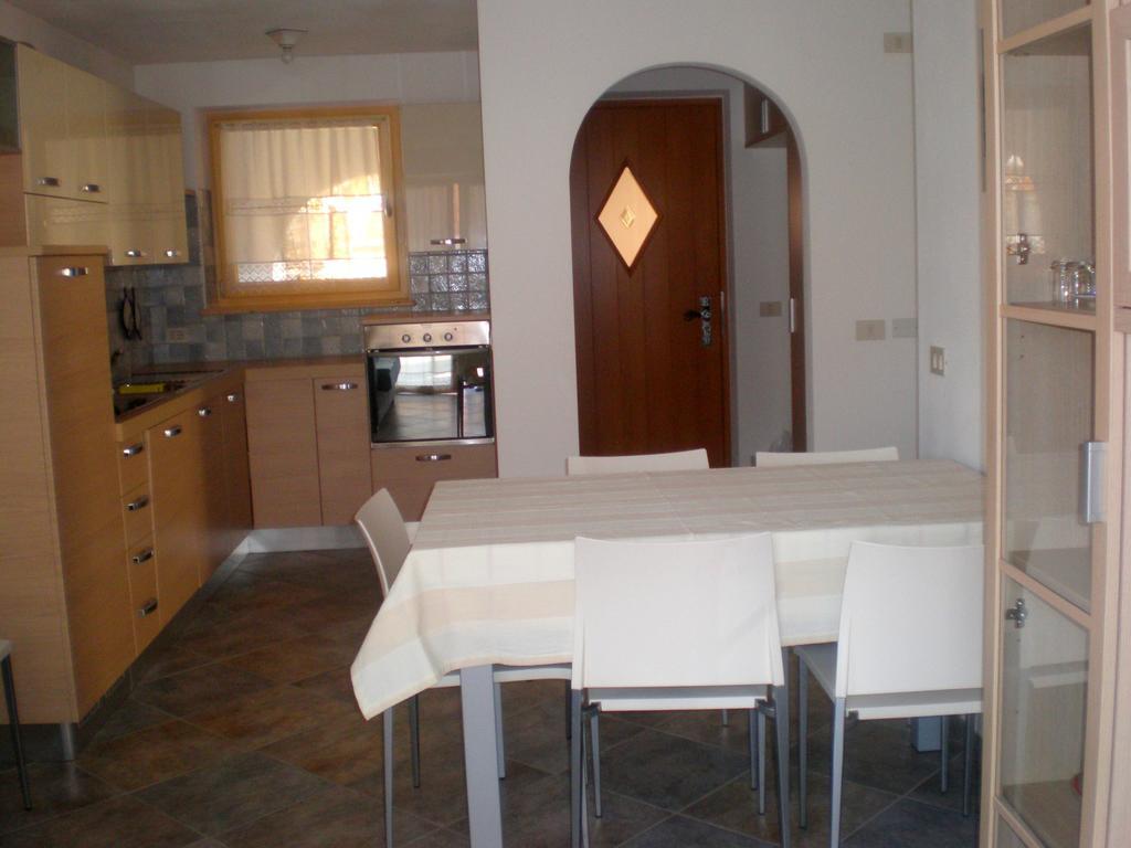 Anna Apartment ปอซซาดิฟัซซา ภายนอก รูปภาพ