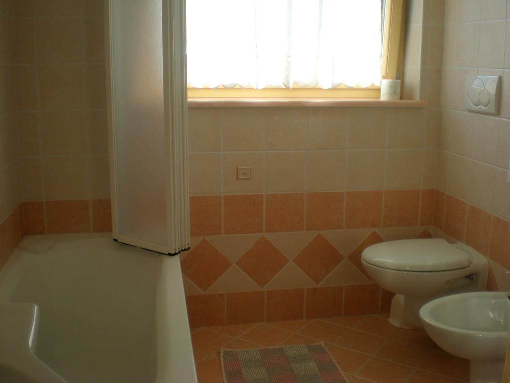 Anna Apartment ปอซซาดิฟัซซา ภายนอก รูปภาพ